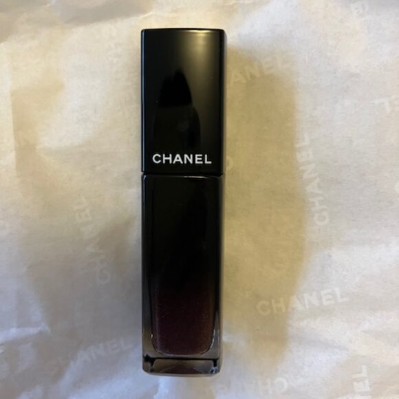CHANEL Rouge Allure Lipstick in Laque NIB - Picture 1 of 5